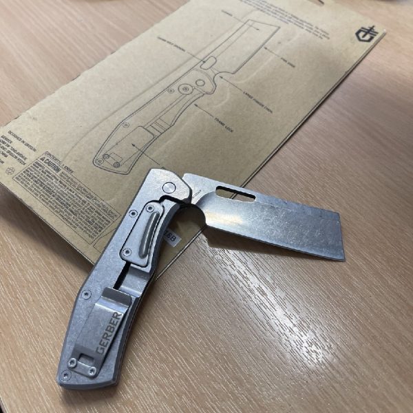 Gerber Flatiron™ FE (Cleaver, Folding Clip Knife) - Open Pack - Image 2