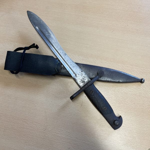 A World War Two (WWII) Spanish Toledo BOLO, FN Bayonet for Mauser Rifle. | SportingCutlery.co.uk