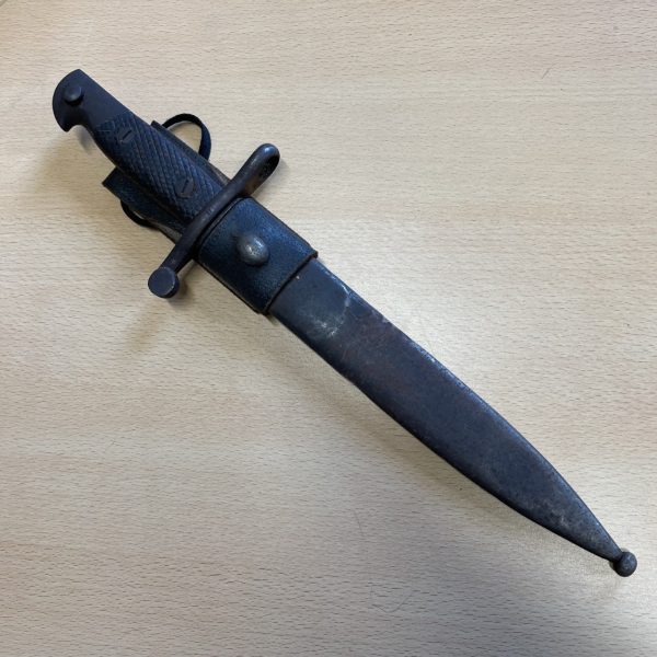 A World War Two (WWII) Spanish Toledo BOLO, FN Bayonet for Mauser Rifle. | SportingCutlery.co.uk