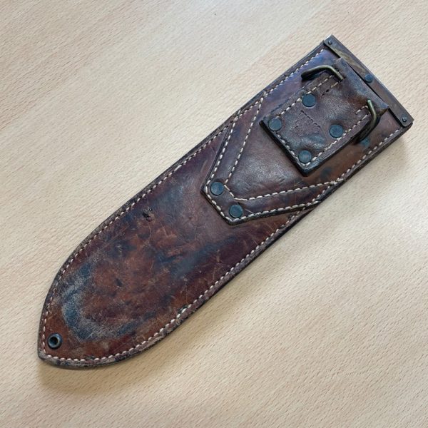 USMC Village Blacksmith Bolo Knife/Machete With Correct 1944 Dated Thick Leather Scabbard By Boyt. - Image 6