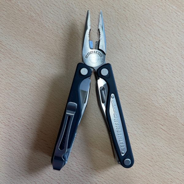 Leatherman AL with Leather pouch| www.sportingcutlery.co.uk