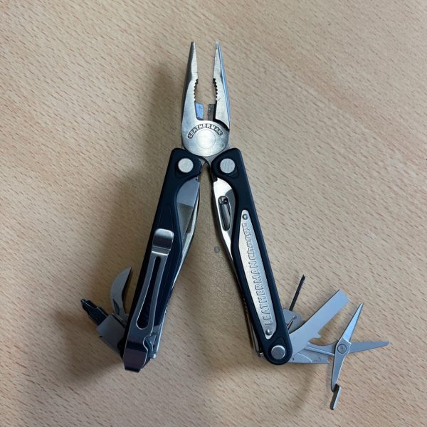 Leatherman AL with Leather pouch| www.sportingcutlery.co.uk