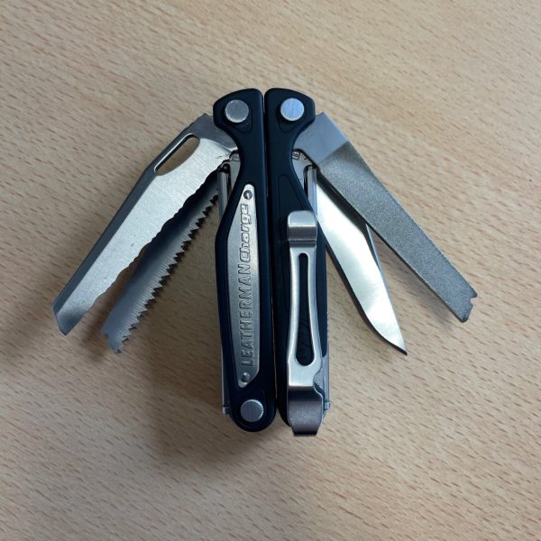 Leatherman AL with Leather pouch| www.sportingcutlery.co.uk
