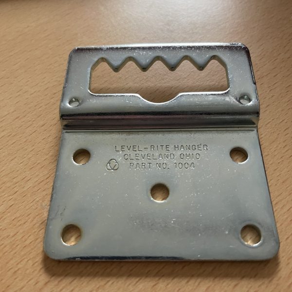 A1004 Level-Rite Hanger Bracket 3.1/4" x 3.3/4"