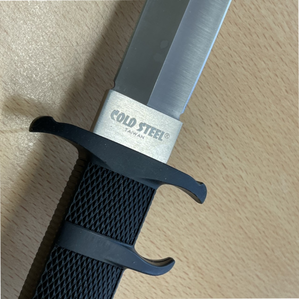 Fixed double edge blade made from AUS-8A stainless steel with a satin finish in a clip point style.