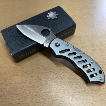 Spyderco Navigator - Almite with slotted handle - Plain Edge C62BL