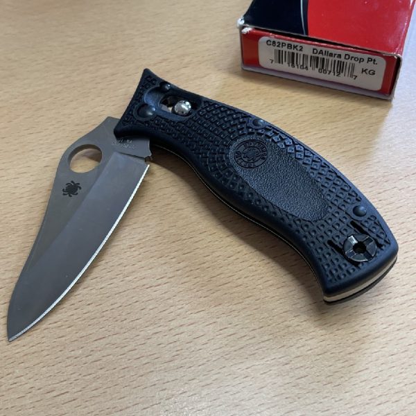 Spyderco DAllara Drop Point C82PBK2 - Image 3