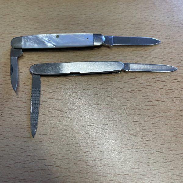 George Wostenholm I-XL Pocket Knife plus Schrade and Frontier. - Image 2