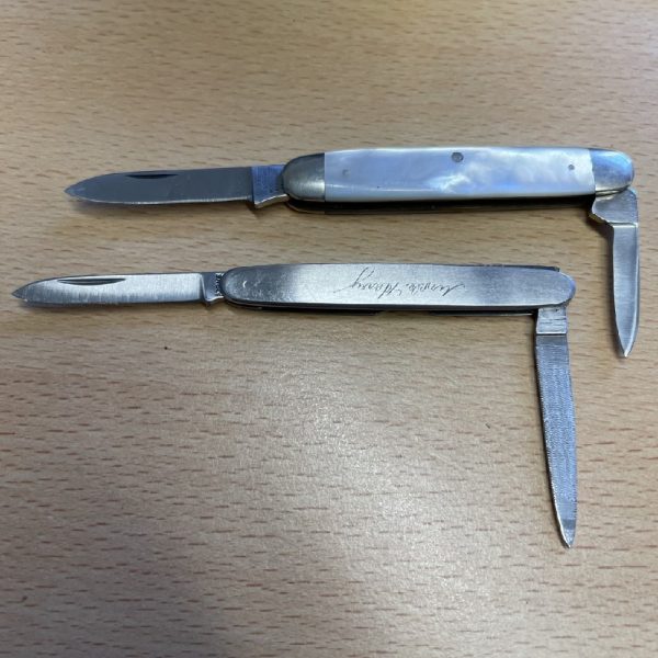George Wostenholm I-XL Pocket Knife plus Schrade and Frontier. - Image 3