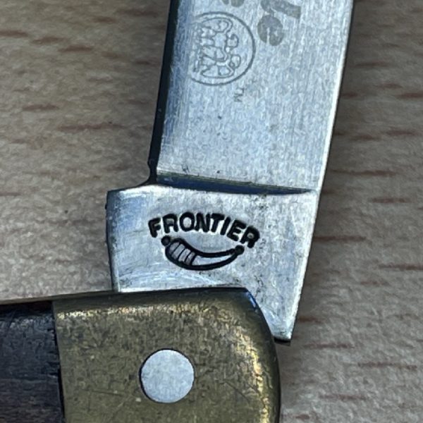 George Wostenholm I-XL Pocket Knife plus Schrade and Frontier. - Image 10