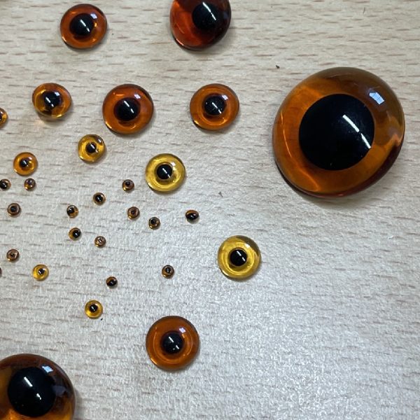 Crystal Topaz Glass Eyes with a black pupil - 44 eyes - Retail Value £60+ - Image 2