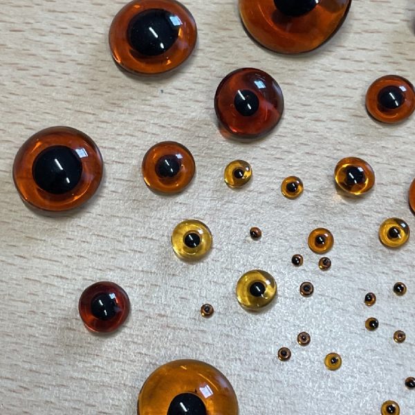 Crystal Topaz Glass Eyes with a black pupil - 44 eyes - Retail Value £60+ - Image 4