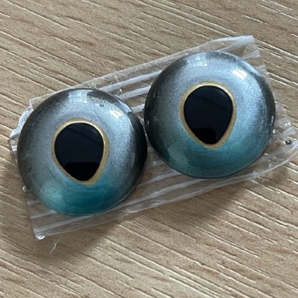 Glass Fish Eyes - Green/Silver Low Profile Reflective - Shaped with Fish Pupil -18mm - Image 2
