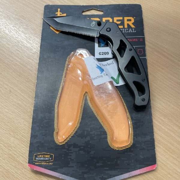 Gerber Paraframe ll Black SE I Pocket Knife Part Serrated - Open Pack - Image 4