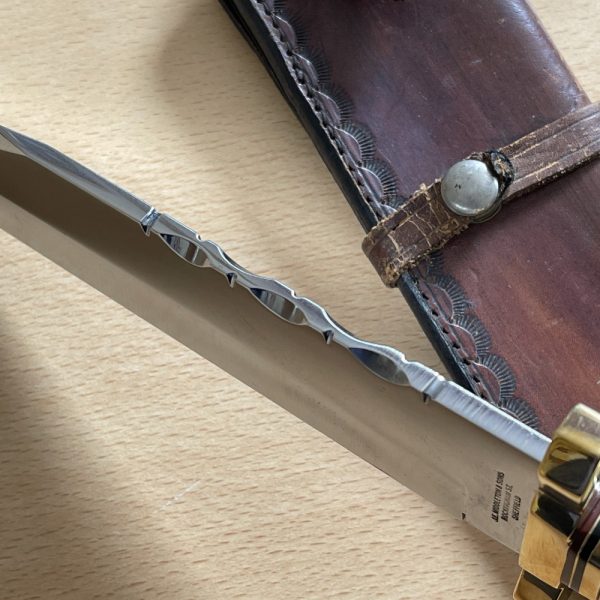 J.E.Middleton & Sons Bowie - Image 4