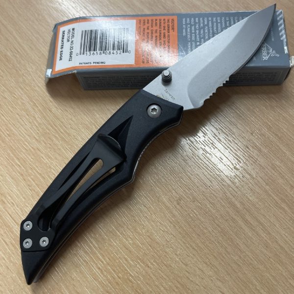 Gerber Vector - Combo Part Serrated Edge - Folding Pocket Knife - Zytel Handle - Image 2