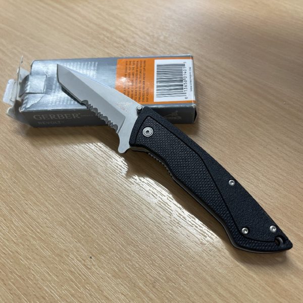 Gerber Revolt- Combo Part Serrated Edge Tanto
