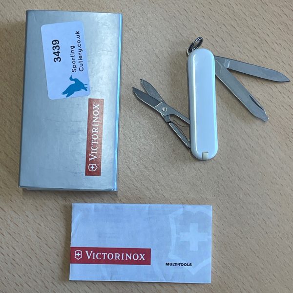 Victorinox Classic SD White - Image 2
