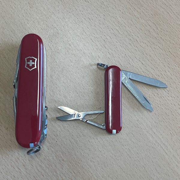 Victorinox Duo Gift box 1.8802 Swiss Pocket Knife Set - Image 2