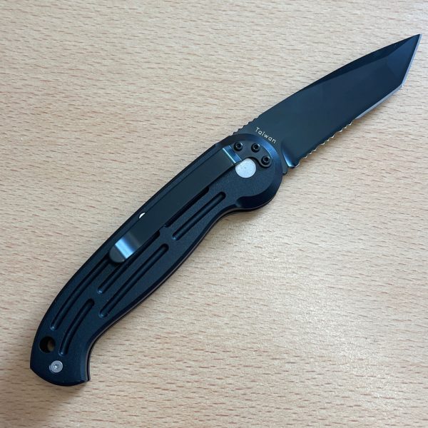 Boker Magnum Tanto Folding Knife - Black Aluminium Handles - BO018 - Image 5