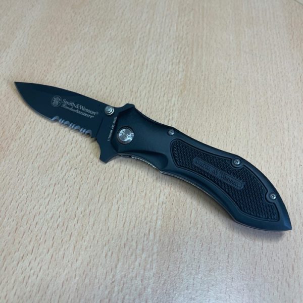 Smith & Wesson Homeland Security Pocket Knife - Image 2