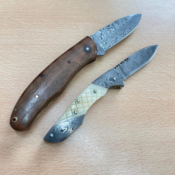 Damascus Folding Pocketknives Pair - Image 4