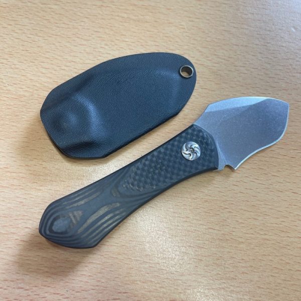 Kizer Thumbper Neck Knife - Image 2
