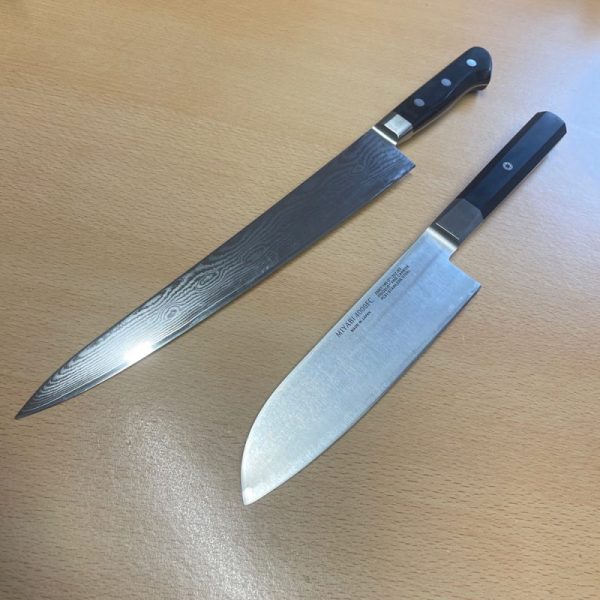 4048-4049 a Japanese Kitchen Knives Damascus