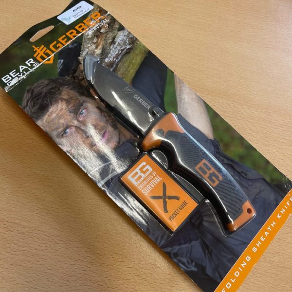 4089 a Bear Grylls Folding Sheath