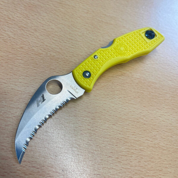 Spyderco Tasman Salt Hawksbill Blade - Image 3