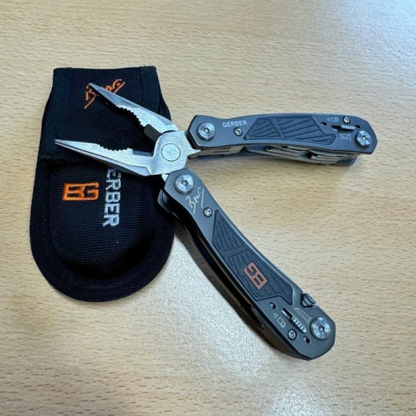 Bear Grylls Multi-tool - Image 5