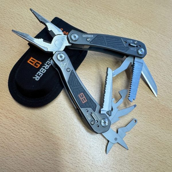 4420 d Bear Grylls Multi-tool