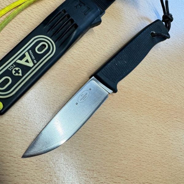 4428 b Fallkniven F1
