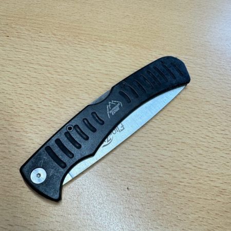 4437 b Outdoor edge Flip n Zip