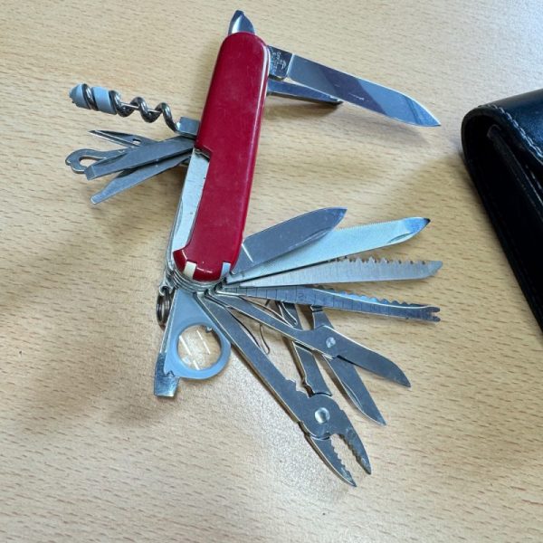 Victorinox Swisschamp in Leather Pouch - Image 2