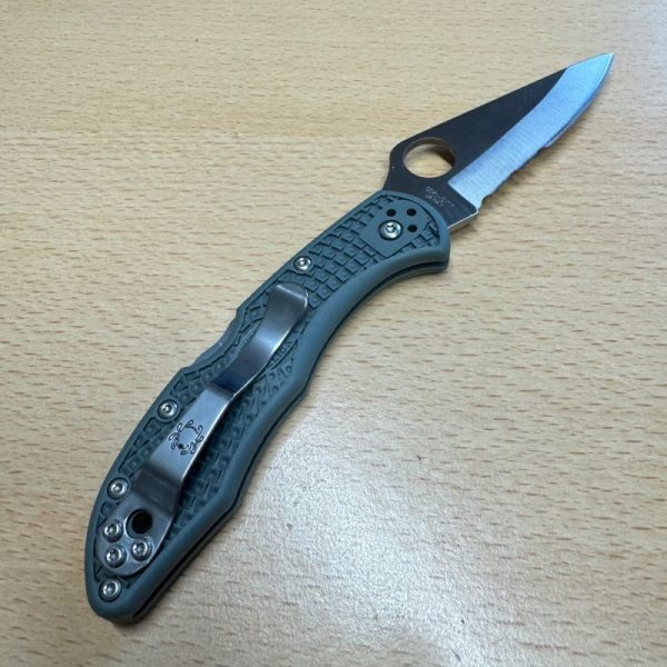 Spyderco Delicia 4 VG10 - Image 2