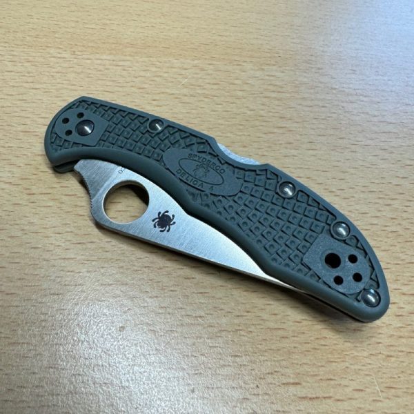 Spyderco Delicia 4 VG10 - Image 3