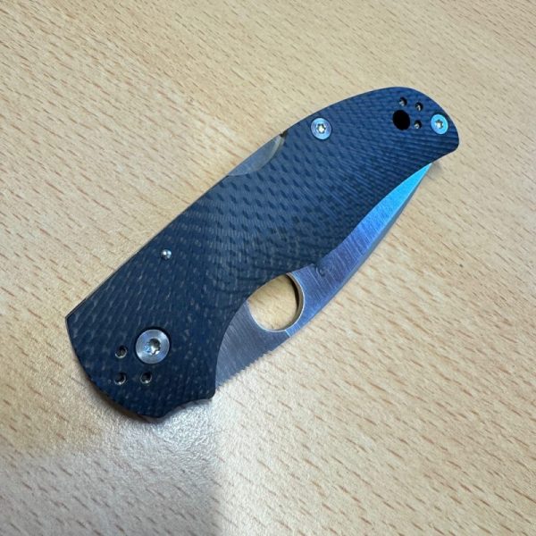Spyderco Native 5 Fluted Carbon Fibre - Image 6