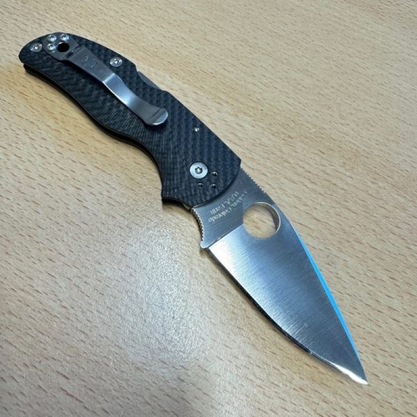 Spyderco Native 5 Fluted Carbon Fibre - Image 3