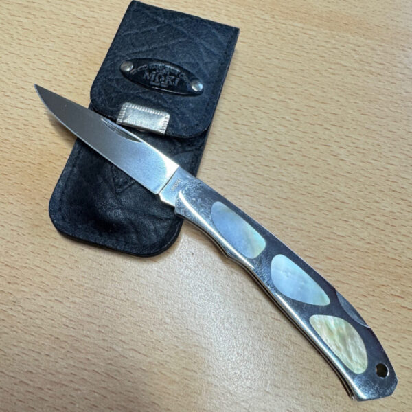 4889 c Vintage Moki Blossom MK502