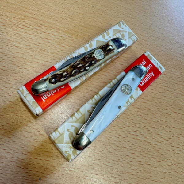 4647-4648 a Kissing Crane Whittler Pair
