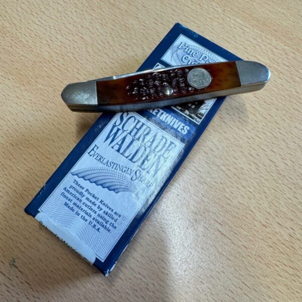 Schrade Walden Amber Muskrat - Image 3
