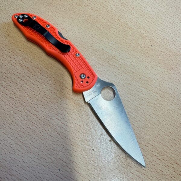 Spyderco Delicia 4 Orange handle VG-10 - Image 2