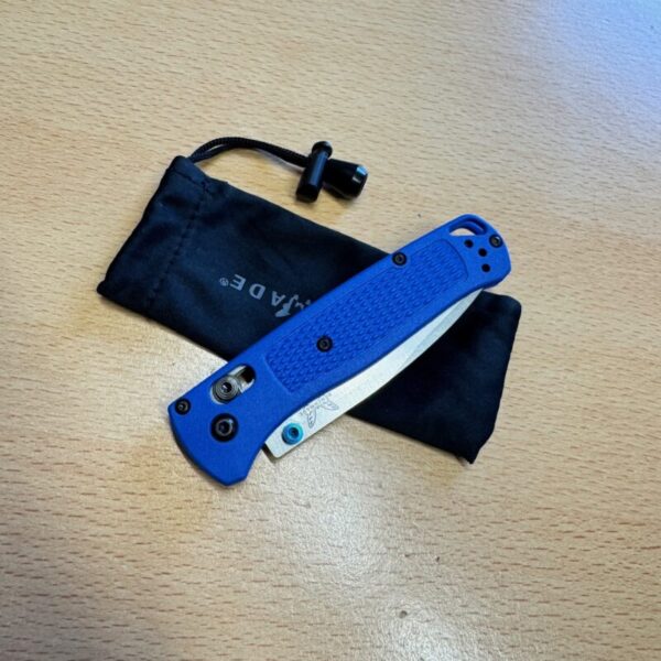 Benchmade 535 blue handle folder