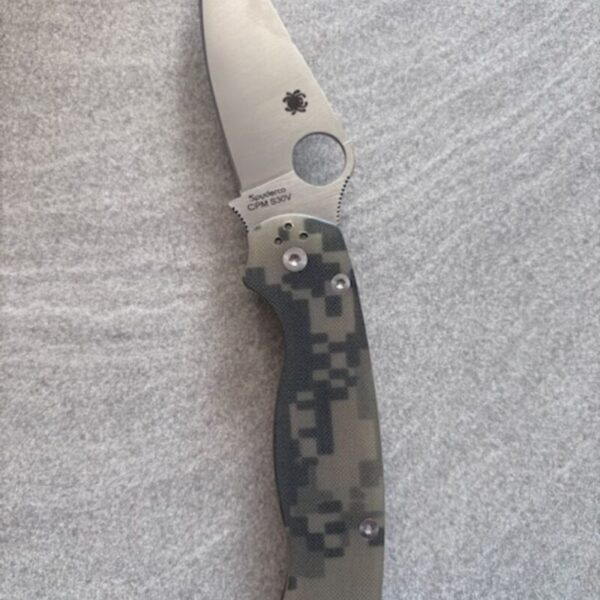 Spyderco Para Military 2 G10 Digi Camo - Image 3