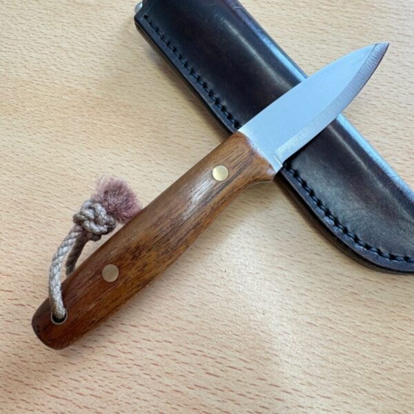 Small Bushcraft Knife Oak