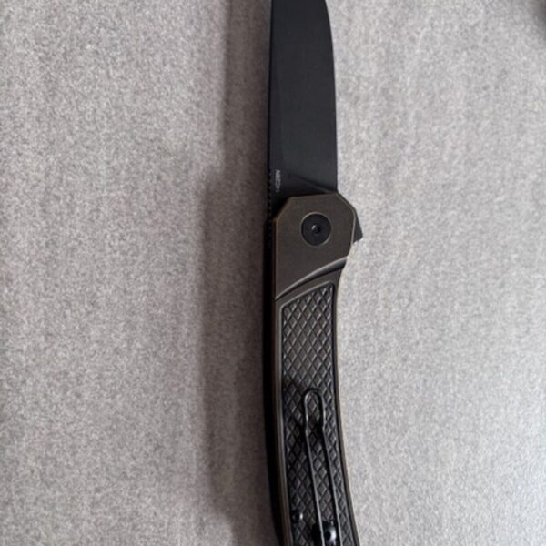QSP Knife Osprey QS139-D2 Textured Brass, Blackwashed, pocket knife - Image 5