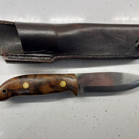 The gray wolf - Walnut handle
