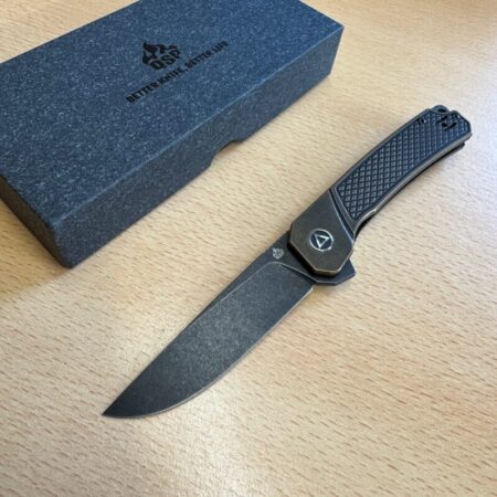 QSP Knife Osprey QS139-D2 Textured Brass, Blackwashed, pocket knife