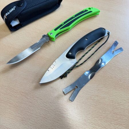 Buck Alpha Hunter & Havalon and Rib Spreader
